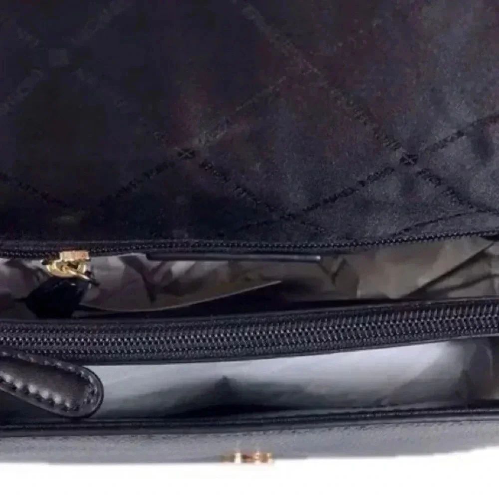 MICHAEL KORS Mott Leather Crossbody Handbag